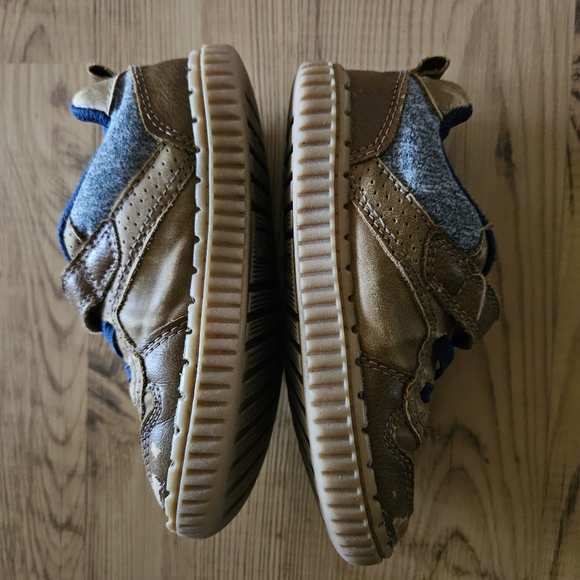 Oshkosh B'gosh Boys Sneakers - Picture 3 of 11